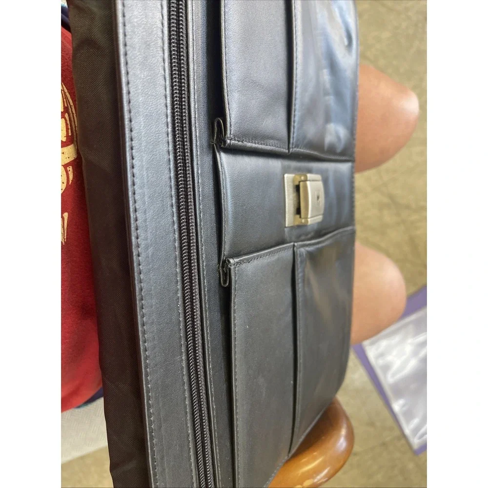 Wilson's Black Genuine Leather Briefcase Portfolio, Clasp Close No Handle W/ Key